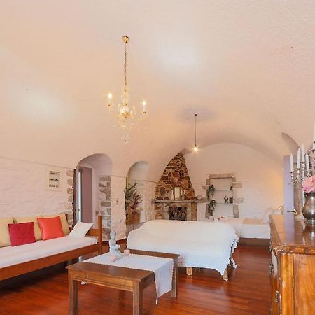 Iliana'S House - Spacious Cave House In The Center Of Areopolis Dış mekan fotoğraf